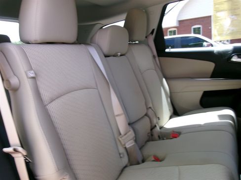 Used 2018 Dodge Journey SXT w/ Safe & Sound Group FWD image 28
