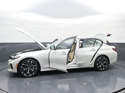 New 2025 BMW 330i xDrive Sedan w/ Convenience Package AWD/4WD image 40