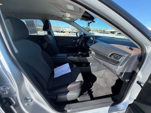 Used 2023 Nissan Rogue SV image 28