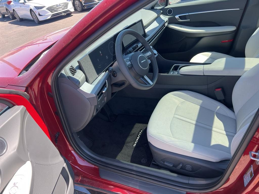 New 2024 Hyundai Sonata SEL w/ Convenience Package FWD image 12