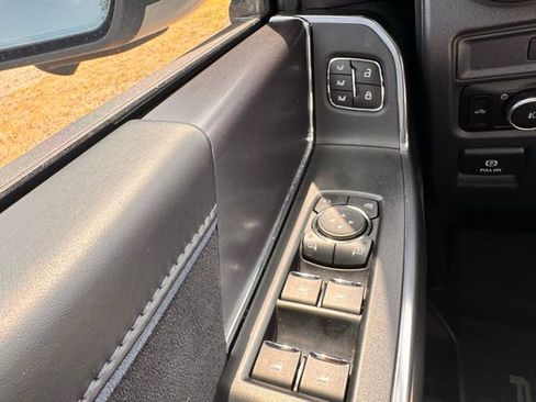 Used 2025 Ford F150 Platinum w/ FX4 Off-Road Package AWD/4WD image 25