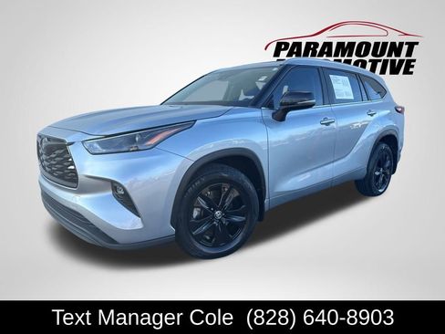 Used 2023 Toyota Highlander XLE image 1