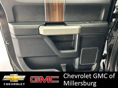 Used 2017 Ford F150 Lariat image 27