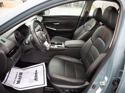 Used 2024 Nissan Sentra SR w/ SR Premium Package image 21