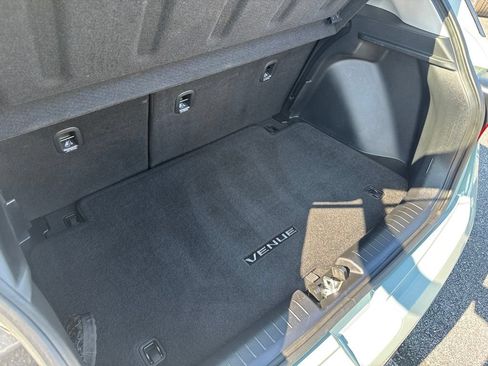 Used 2025 Hyundai Venue SE FWD image 27