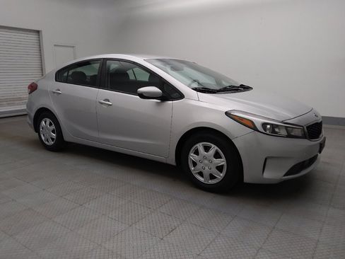 Used 2017 Kia Forte LX FWD image 11