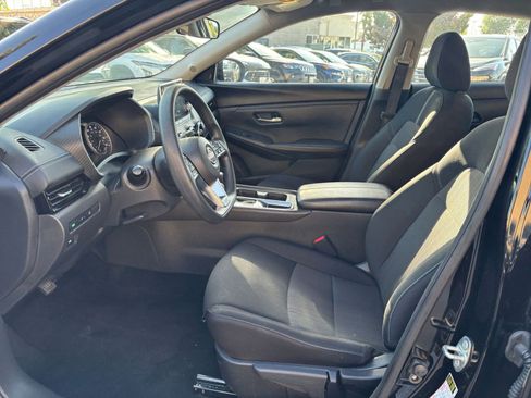 Used 2025 Nissan Sentra SV FWD image 25