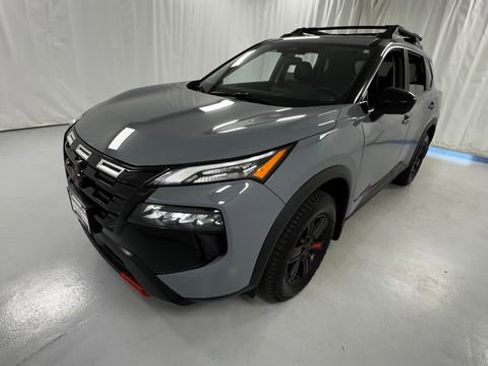 Certified 2026 Nissan Rogue SV AWD/4WD image 7