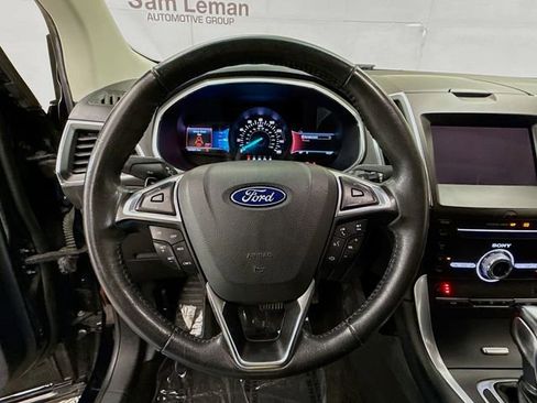 Used 2018 Ford Edge Titanium image 11