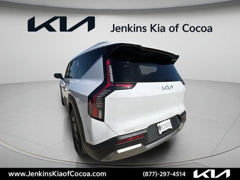 New 2026 Kia EV9 Wind AWD/4WD image 7