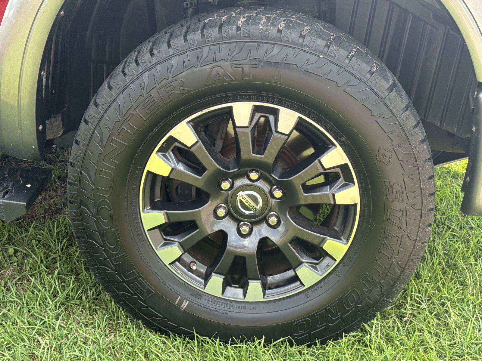 Used 2017 Nissan Titan PRO-4X AWD/4WD image 4