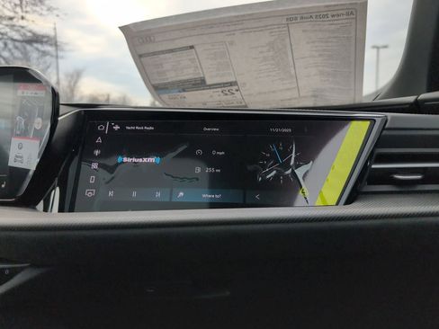 New 2025 Audi SQ5 Prestige image 11