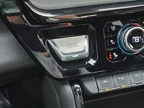 Certified 2023 GMC Sierra 1500 AT4 w/ Technology Package image 18