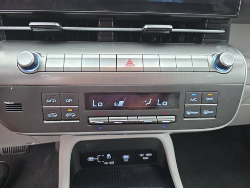 Used 2024 Hyundai Kona SEL FWD image 25