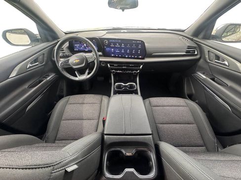Used 2024 Chevrolet Traverse LS FWD image 11