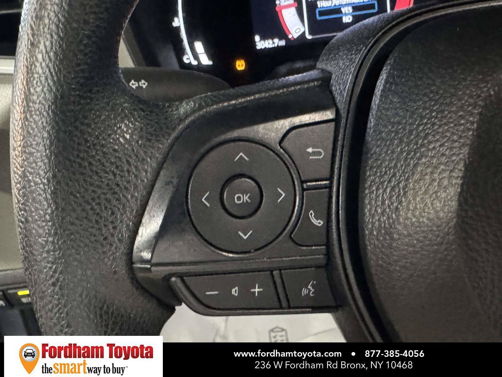 Used 2026 Toyota Corolla LE w/ LE Premium Package FWD image 21