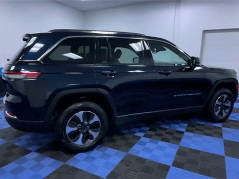 Used 2022 Jeep Grand Cherokee Limited 4xe w/ Luxury Tech Group II image 9