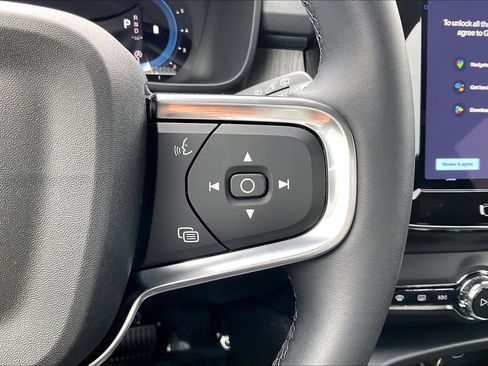 Used 2025 Volvo XC40 B5 Core w/ Protection Package Premier image 22