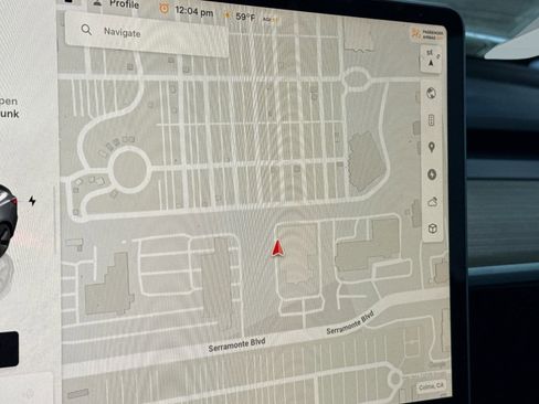 Used 2023 Tesla Model 3 Standard Range image 29