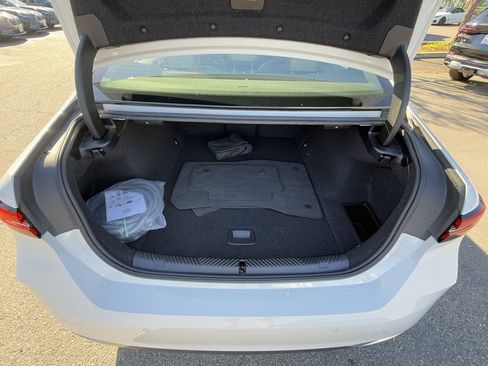 Used 2025 BMW i5 xDrive40 w/ Premium Package image 16