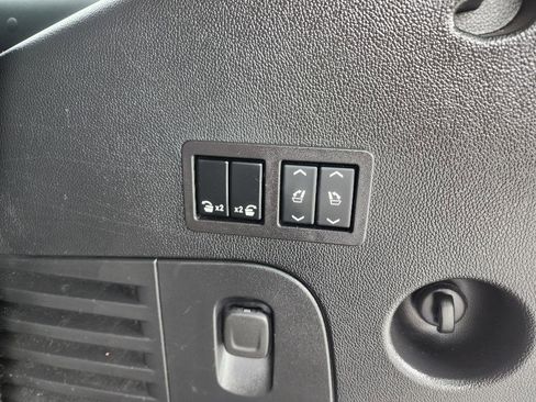 Used 2019 Chevrolet Tahoe LT w/ Luxury Package AWD/4WD image 6