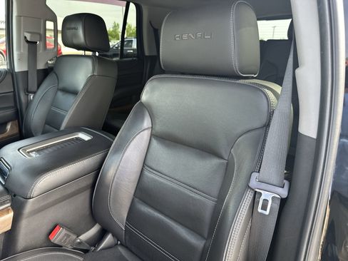 Used 2019 GMC Yukon Denali w/ Denali Ultimate Package AWD/4WD image 11