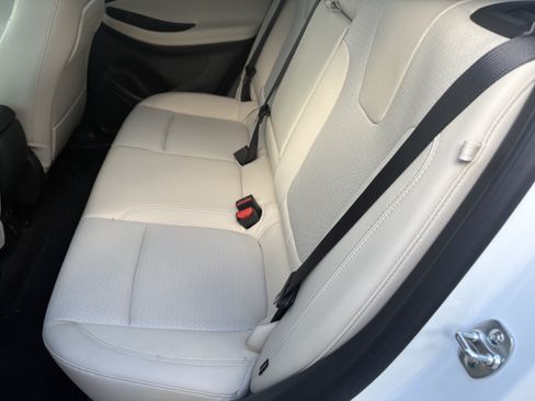 Used 2025 Buick Encore GX Preferred w/ Comfort Package FWD image 9