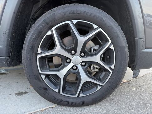 Used 2024 Jeep Compass Limited image 16