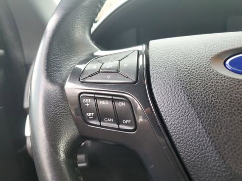 Used 2017 Ford Explorer XLT image 13