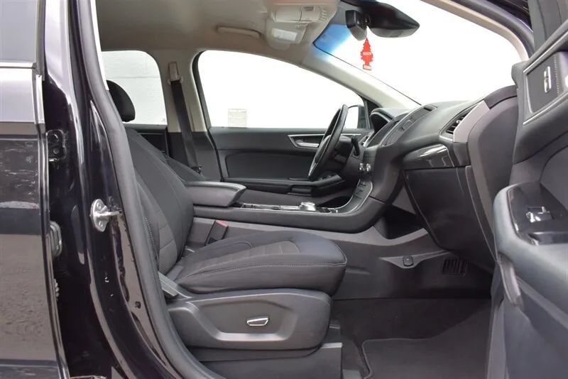 Used 2019 Ford Edge SEL FWD image 24