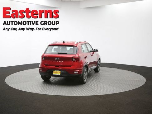 Used 2022 Hyundai Venue SEL image 38