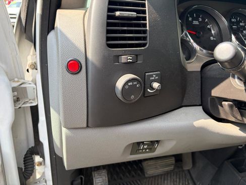 Used 2013 GMC Sierra 3500 W/T w/ Snow Plow Prep Package AWD/4WD image 18