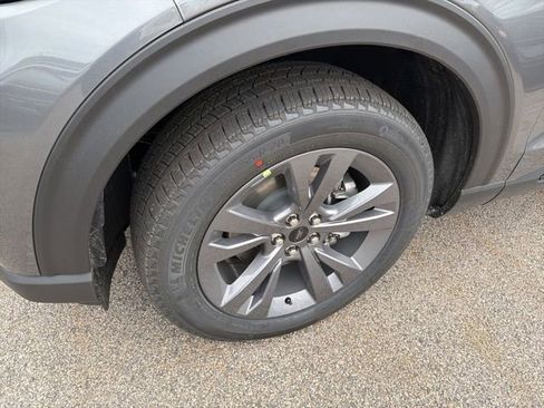 New 2026 Ford Explorer Active image 8