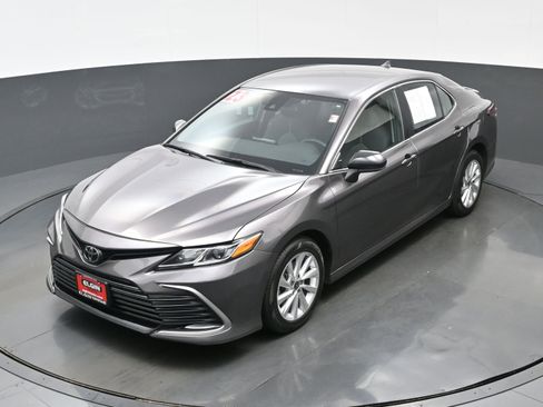 Used 2023 Toyota Camry LE image 35
