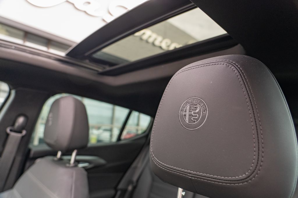 New 2024 Alfa Romeo Tonale Ti AWD/4WD image 14