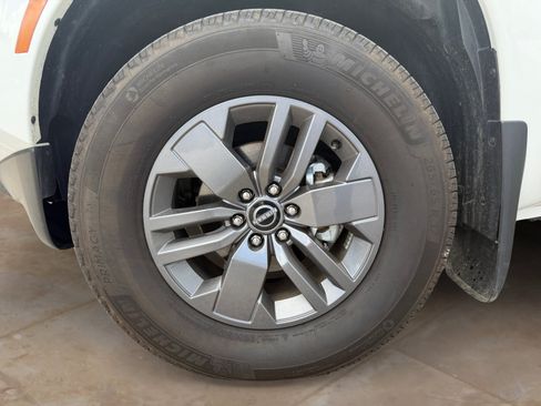 Used 2025 Nissan Frontier SV w/ SV Convenience Package RWD image 24