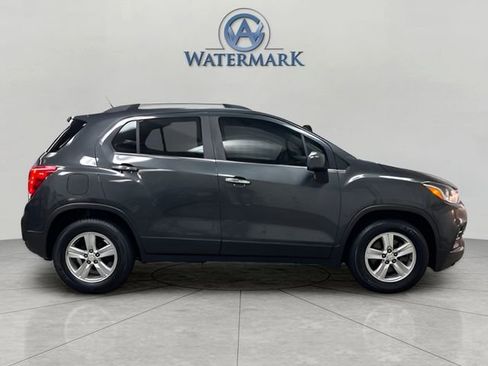 Used 2017 Chevrolet Trax LT w/ LT Convenience Package image 6