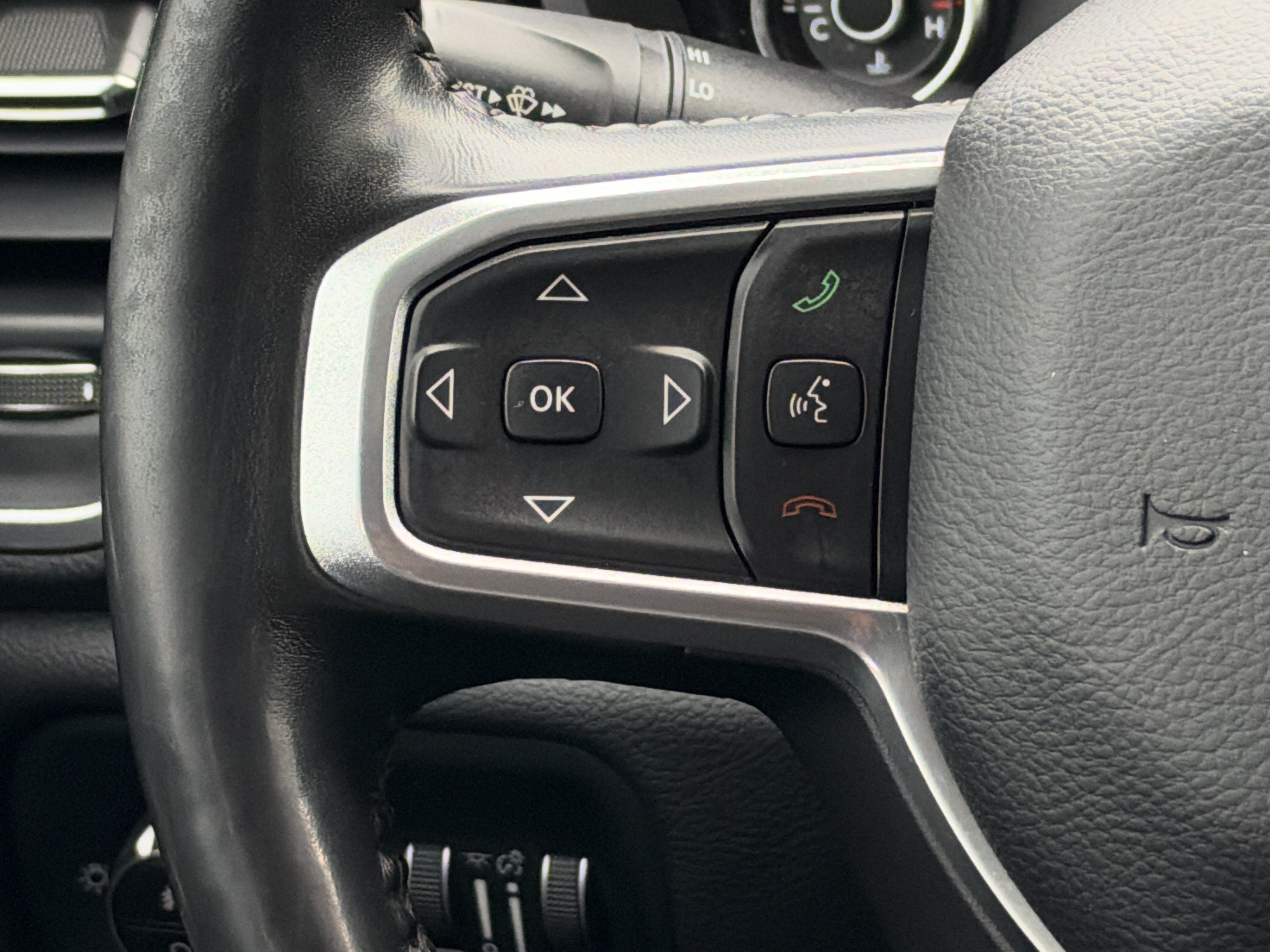 Used 2020 RAM 1500 Laramie AWD/4WD image 30
