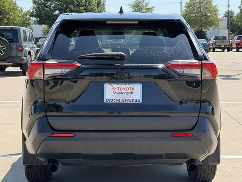Used 2023 Toyota RAV4 LE FWD image 5