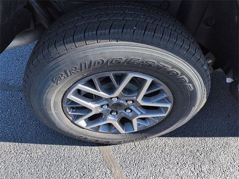 Used 2024 Jeep Wrangler Sahara image 8