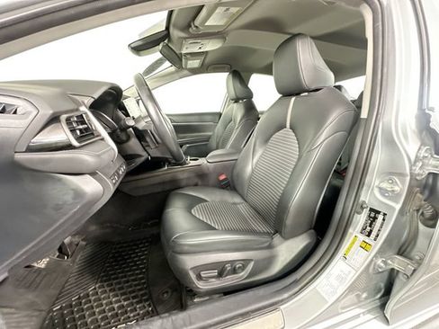 Used 2023 Toyota Camry SE FWD image 18