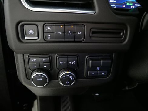 Certified 2022 Chevrolet Tahoe RST w/ Sport Performance Package image 26