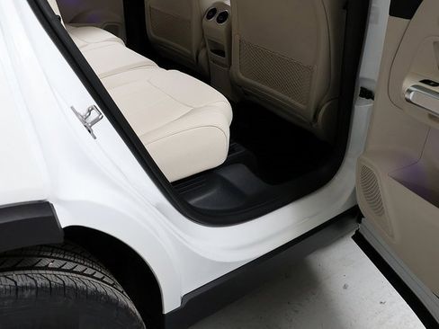 Certified 2026 Mercedes-Benz GLB 250 4MATIC image 31