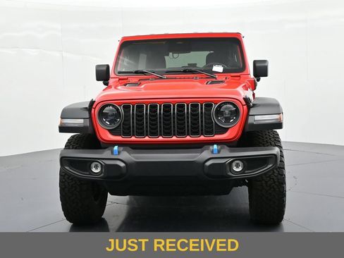 Used 2025 Jeep Wrangler Unlimited Rubicon 4xe w/ Safety Group AWD/4WD image 3