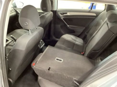 Used 2017 Volkswagen Golf S FWD image 13