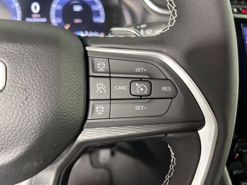 New 2025 Jeep Grand Cherokee L Laredo w/ Luxury Tech Group I image 17