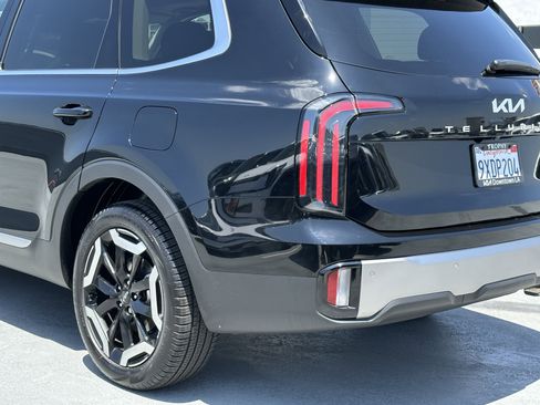 Used 2025 Kia Telluride EX FWD image 5