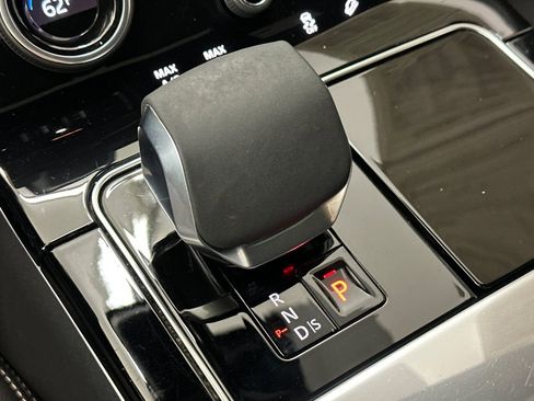 Used 2023 Land Rover Range Rover Velar R-Dynamic S image 18