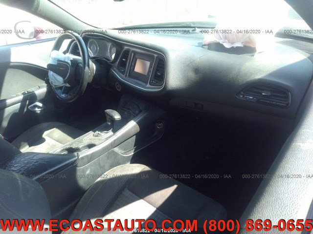 Used 2015 Dodge Challenger SXT RWD image 7