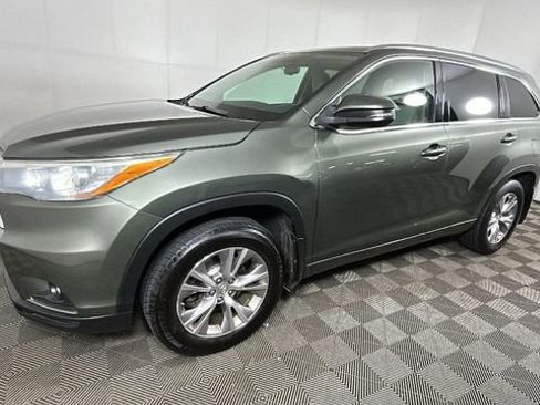 Used 2015 Toyota Highlander XLE AWD/4WD image 7